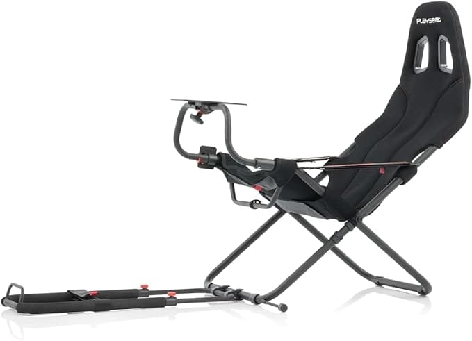 Trois chĂąssis de simracing dâentrĂ©e de gamme alignĂ©s dans un setup, idĂ©als pour dĂ©buter sans se ruiner.