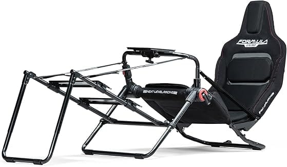 Trois chĂąssis de simracing dâentrĂ©e de gamme alignĂ©s dans un setup, idĂ©als pour dĂ©buter sans se ruiner.
